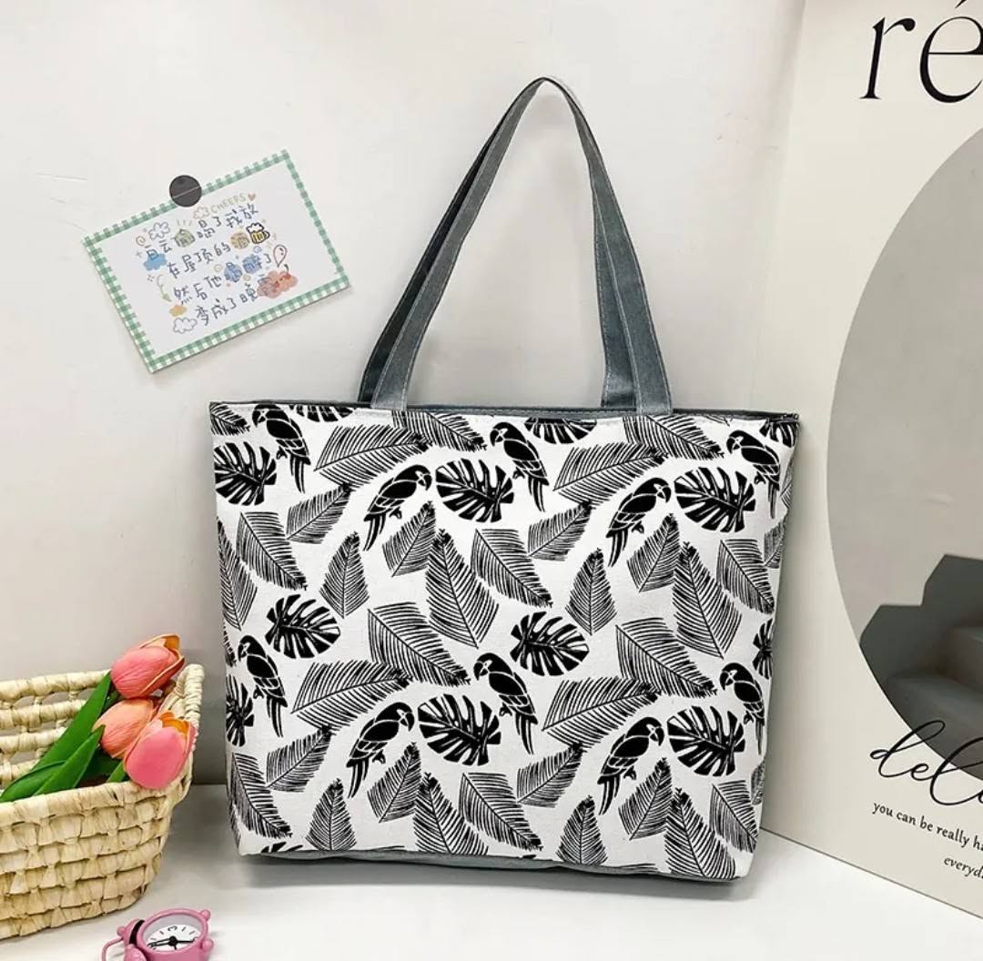 Large Canvas Tote Bag – Stylish Everyday Carryall for Travel & Shopping